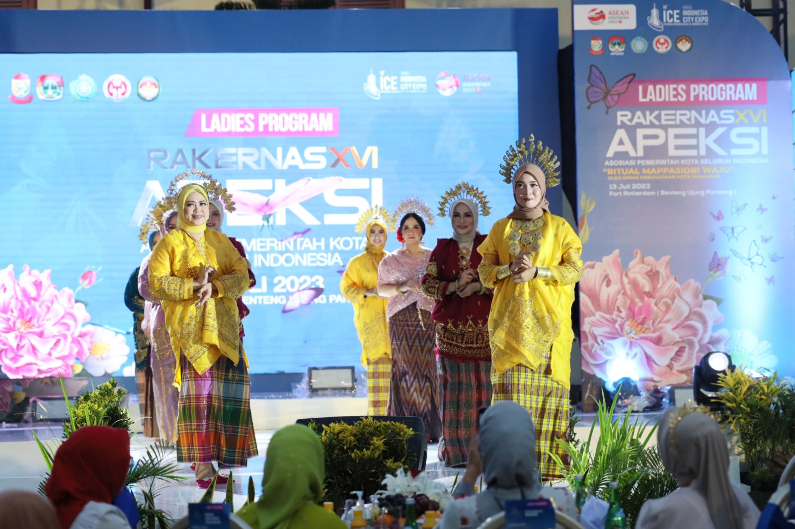 APEKSI 2023, Istri Wali Kota se-Indonesia Disuguhi Fashion Show Ragam Baju Bodo.