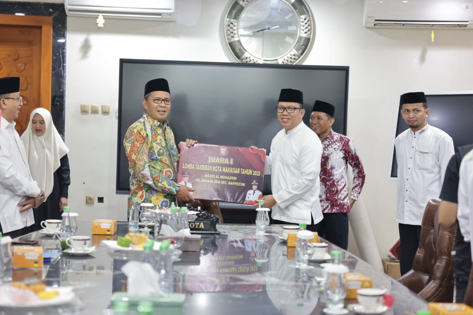 Danny Pomanto Serahkan Bonus Pemenang Kompetisi Tilawatil Qur'an dan Hadits.