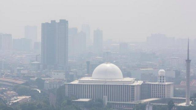 Kemenkes Sebut WFH Salah Satu Upaya Cegah Polusi Udara Jakarta. (Sumber: BBC News Indonesia).