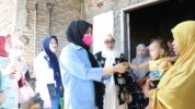 Konsen Zero Stunting, Fatmawati Rusdi Distribusikan Bantuan Telur.