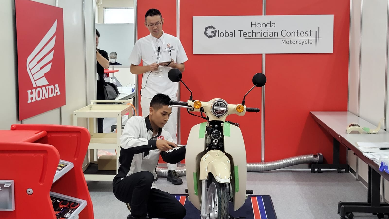 Teknisi Honda Indonesia Sabet Gelar Juara Dunia