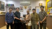 Novel Sang Anak Guru Launching di Makassar, Wakil Ketua DPRD Beri Apresiasi