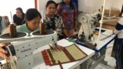 Dekranasda Sulsel Support Bantuan Peralatan Industri Anyaman di Toraja