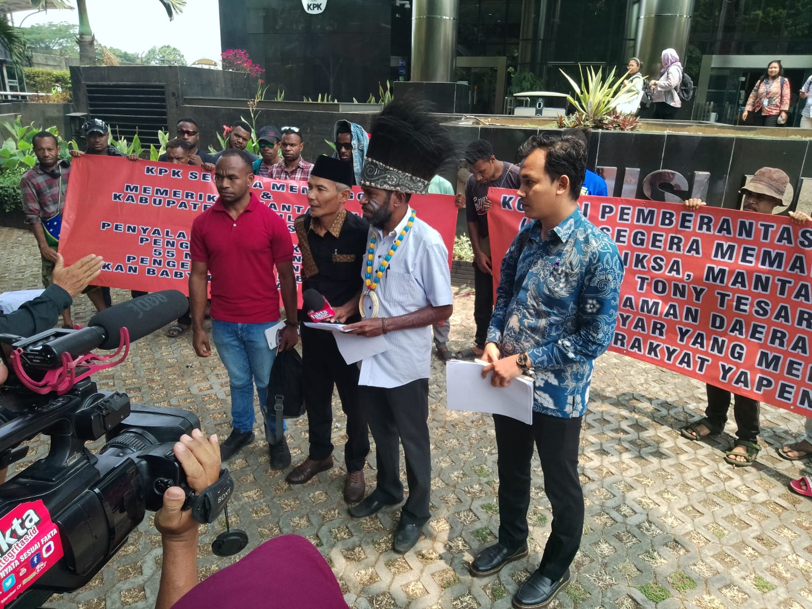 Warga Papua Laporkan Mantan Bupati Yapen Terkait Dugaan Korupsi.