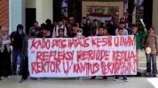Demonstrasi Aliansi Mahasiswa UIN Alauddin Makassar Sambut Perayaan Dies Natalis.