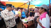 Sambangi 2 Pasar di Takalar, Pj Gubernur Sulsel Pastikan Harga Sembako Stabil