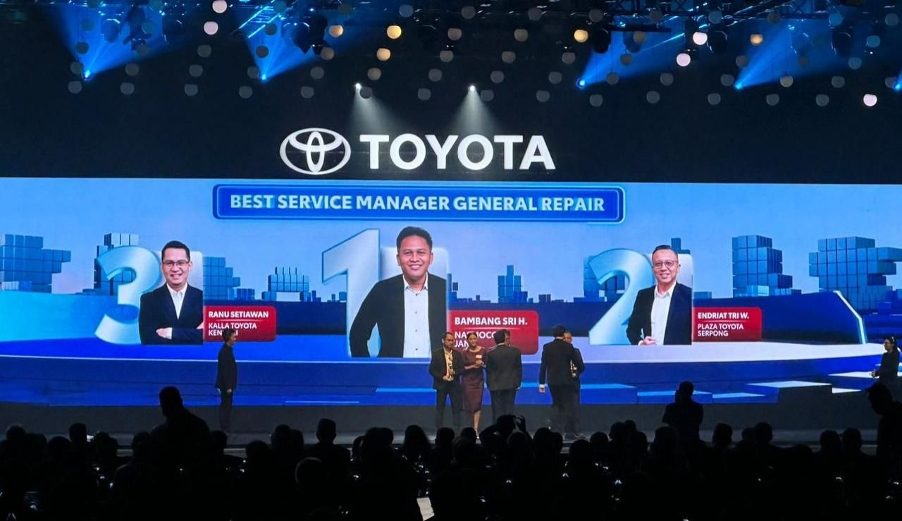 Kalla Borong Penghargaan Dalam Ajang Toyota Dealer Convention. (Dok. Kalla Toyota).