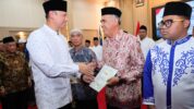 Menteri ATR/BPN Serahkan 53 Sertipikat Tanah Wakaf di Banten