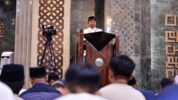 PJ Gubernur Sulsel Laksanakan Tarawih Malam Kedua Ramadhan di Masjid Al-Markaz