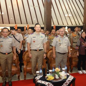 Menteri Agraria dan Tata Ruang/Kepala Badan Pertanahan Nasional (ATR/BPN), Agus Harimurti Yudhoyono (tengah) saat menghadiri kuliah umum di STPN Yogyakarta, Kamis (25/4/2024). (Dok. Kementerian ATR/BPN ).