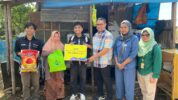 PT GMTD Tbk Berbagi Sembako di Kampung Pemulung Makassar