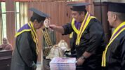 Bupati Maros Chaidir Syam Saat Menghadiri Wisuda Lanjut Usia (Lansia)