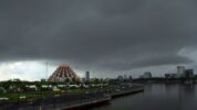 Suasana Masjid 99 Kubah Saat Awan Hitam di Langit Kota Makassar