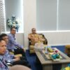 Audiensi Gubernur Sulbar dengan Kepala Perwakilan BKKBN Sulbar, Rezky Murwanto di Ruang Kerja Gubernur Selasa 22 April 2025