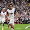 Pemain Tottenham Hotspur, Brennan Johnson Selebrasi Usai Cetak Gol Ke Gawang Manchester United