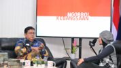 Wakil Menteri Transmigrasi Saat Menjadi Tamu Dalam Ngobrol Kebangsaan WRPodcast yang Dipandu Oleh Wahyuni Refi Setyabekti