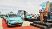 Gubernur Sulawesi Selatan, Andi Sudirman Sulaiman Meresmikan Peluncuran Green SM Taksi atau Mobil Transportasi Listrik Modern untuk Layanan Masyarakat. Peluncuran Armada Ini Dilakukan di Kawasan Center Point of Indonesia (CPI), Senin (15/9/2025).