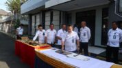 Lapas Garut Melaksanakan Kegiatan Pemusnahan Barang Sitaan Hasil Razia, Berupa Alat Komunikasi dan Alat Elektronik yang Ditemukan Selama Kegiatan Penggeledahan di Kamar Hunian Warga Binaan Pemasyarakatan (WBP).