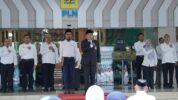General Manager PLN Unit Induk Pembangunan (UIP) Sulawesi, Wisnu Kuntjoro Adi, Saat Memimpin Upacara Dalam Memperingati Hari Listrik Nasional ke-80