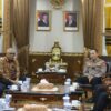 Kepala Kepolisian Negara Republik Indonesia (Kapolri) Jenderal Polisi Listyo Sigit Prabowo, Menerima Audiensi dari Pengurus Persatuan Wartawan Indonesia (PWI) Pusat di Mabes Polri, Jalan Trunojoyo, Jakarta, Senin (27/10/2025).