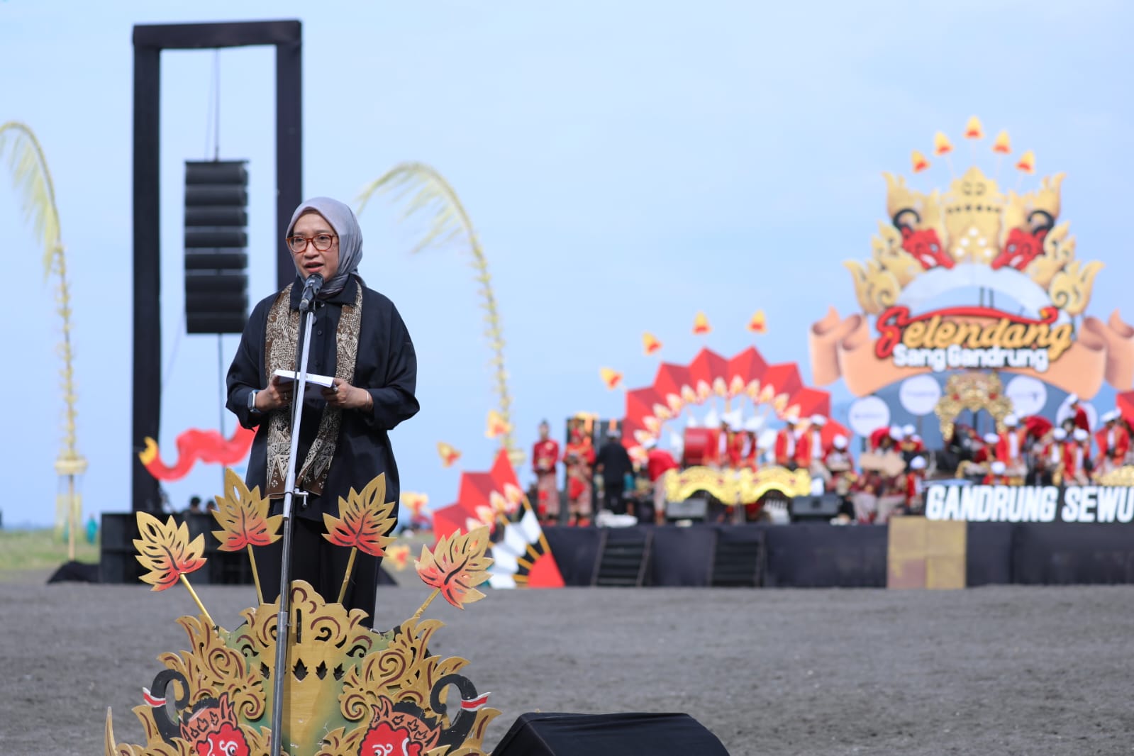 Menpan RB, Rini Widyanti, Saat Memberi Sambutan dalam Acara yang Tahun Ini Mengusung Tema 'Selendang Sang Gandrung' di Banyuwangi, Sabtu (25/10/2025).