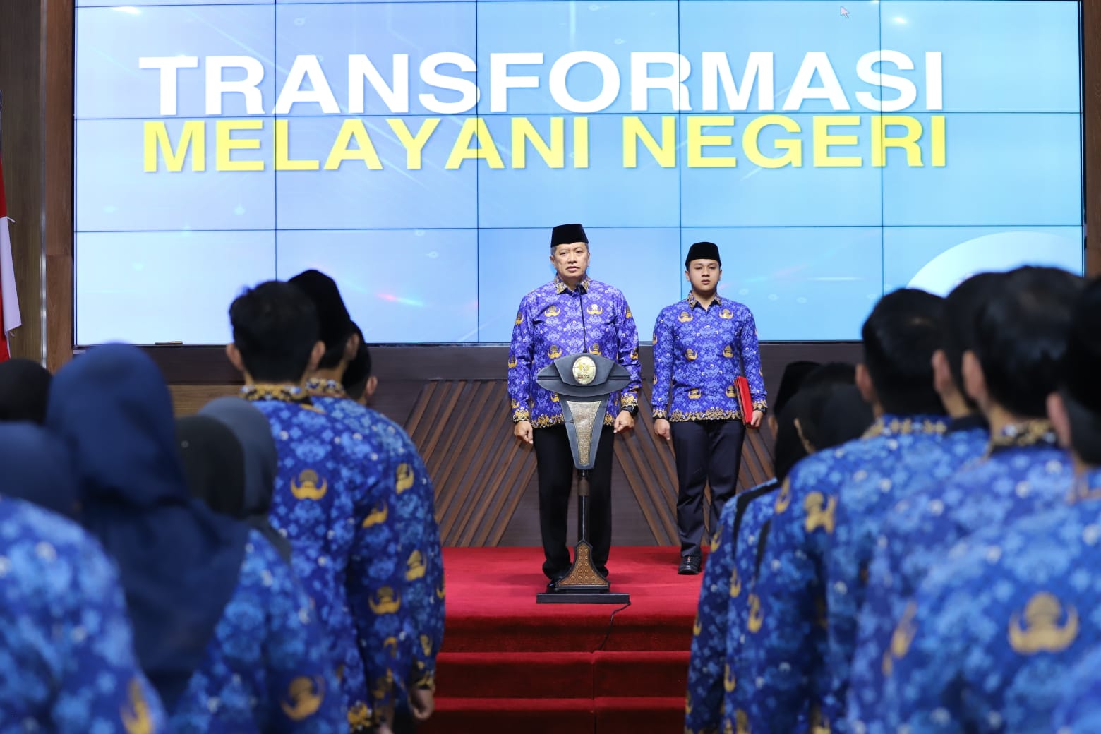 Wakil Menteri Pendayagunaan Aparatur Negara dan Reformasi Birokrasi (PANRB), Purwadi Arianto, Saat Membacakan Sambutan Menteri Pemuda dan Olahraga Erick Thohir Dalam Peringatan Hari Sumpah Pemuda ke-97