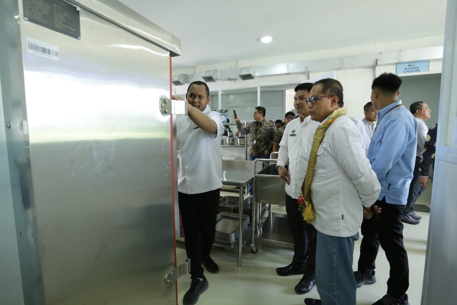 OJK Sulselbar Resmikan SPPG Talaka di Pangkep: Dukung Pemerataan Gizi dan Kemandirian Ekonomi Daerah 3T OJK Sulselbar Resmikan SPPG Talaka di Pangkep: Dukung Pemerataan Gizi dan Kemandirian Ekonomi Daerah 3T