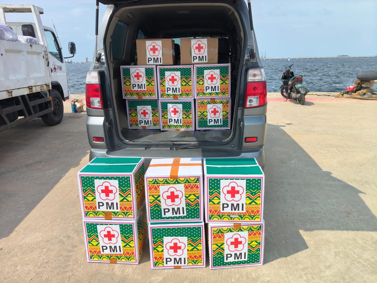 PMI Kirim 1 Ton Abon untuk Pengungsi Banjir Sumatera dan Aceh