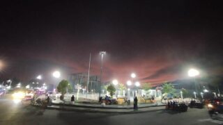 Potret Alun-Alun Kota Pandan, Tapanuli Tengah, yang Kembali Terang Setelah Pasokan Listrik Pulih Pascabencana.