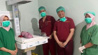 Tim Medis Unhas Lakukan 3 Operasi Caesar Darurat Selamatkan Ibu dan Bayi di Pidie Jaya