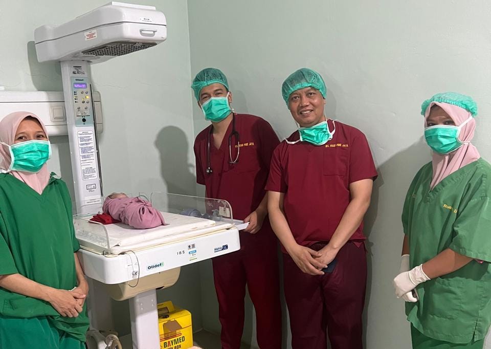 Tim Medis Unhas Lakukan 3 Operasi Caesar Darurat Selamatkan Ibu dan Bayi di Pidie Jaya