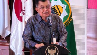 Ketua Umum Dewan Masjid Indonesia (DMI), Jusuf Kalla Saat Membuka Seminar Nasional dan Focus Group Discussion (FGD) Dialog Publik Masjid Inklusif di Auditorium Kementerian Pekerjaan Umum, Jakarta, Senin (10/02/2026).