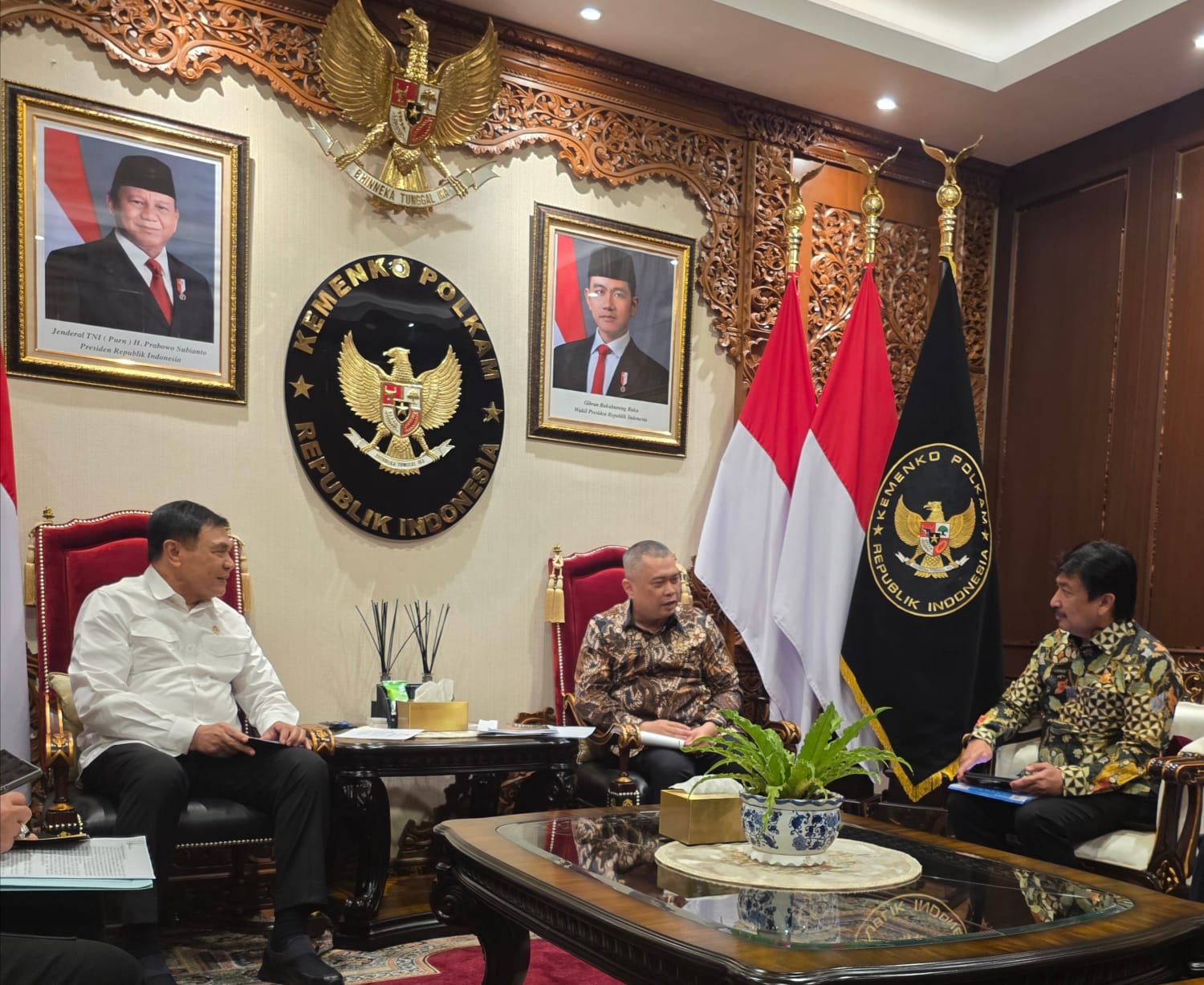 Menteri Koordinator Bidang Politik dan Keamanan (Menko Polkam) Jenderal TNI (Purn.), Djamari Chaniago Menerima Audiensi Menteri Perhubungan, Dudy Purwagandhi